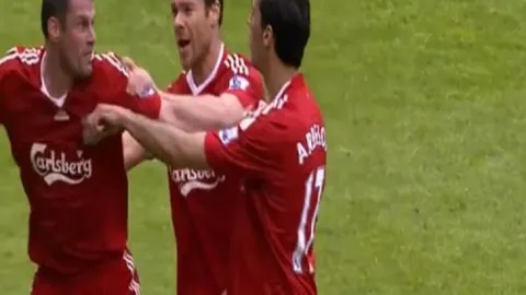 “阿诺德加盟引期待，利物浦球迷喜迎好运！”